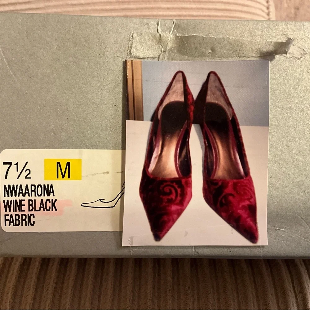 Nine West Velvet Pumps - Picture 6 of 6